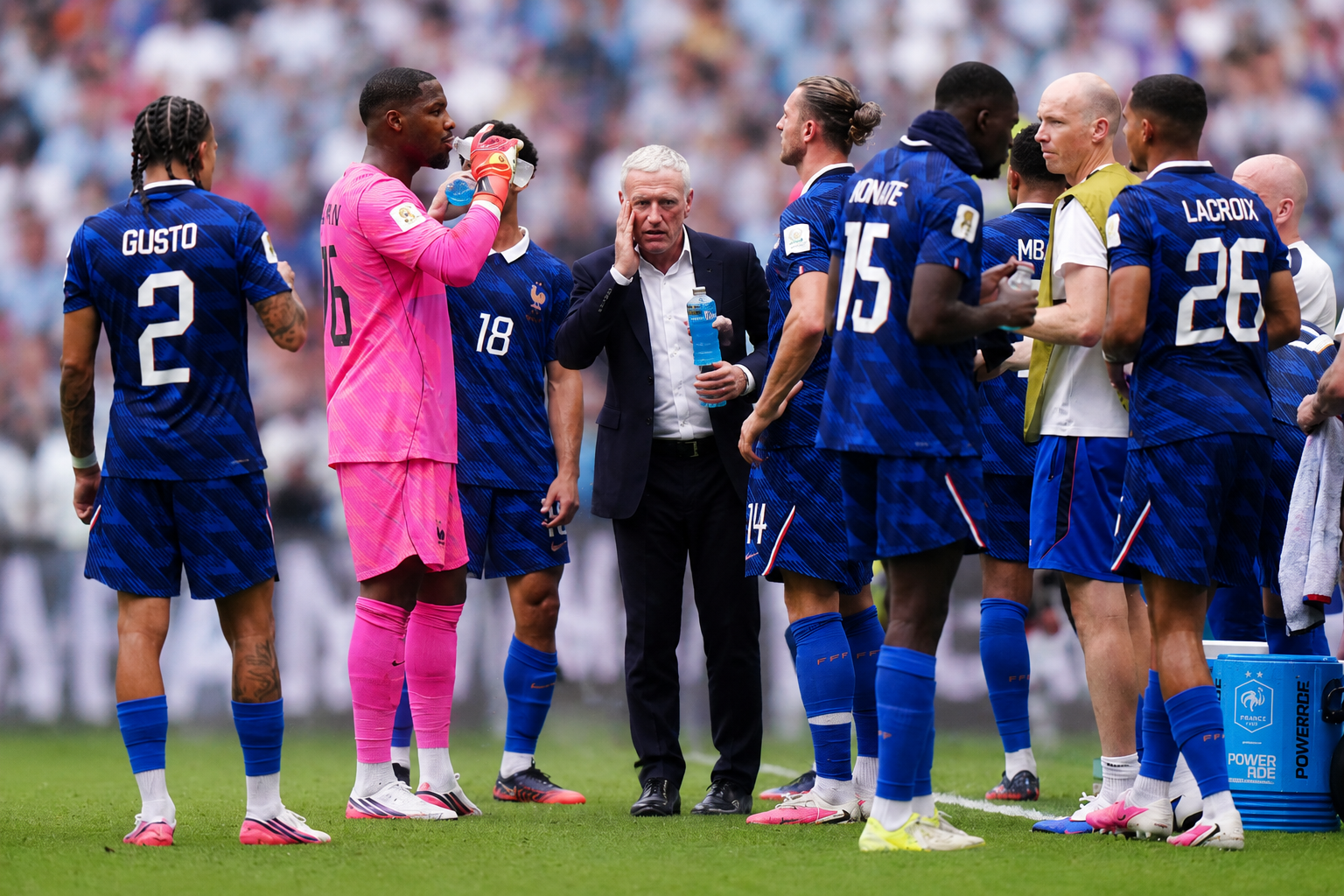 Adrien Rabiot dénonce le vestiaire des Bleus après la défaite contre l'Angleterre lors de la Coupe du monde 2026