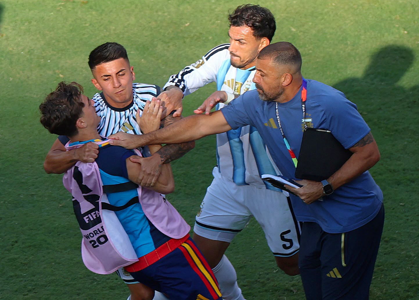 Leandro Paredes suspendu 10 matchs après la finale du Mondial 2026